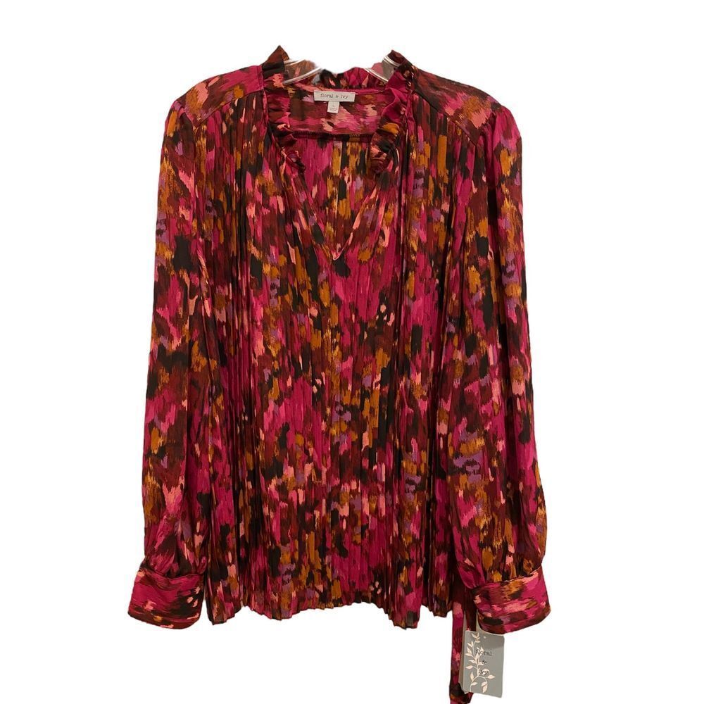 Floral & Ivy All Pleated Floral Long Sleeves Top